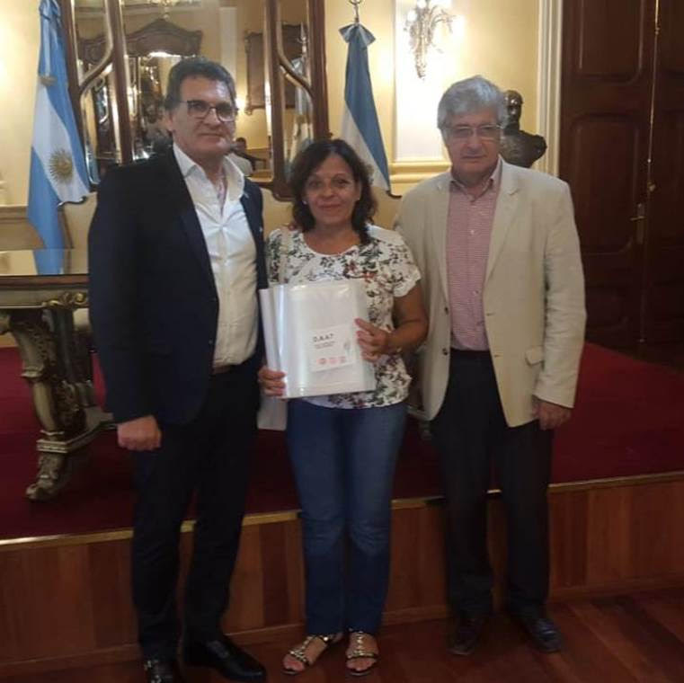 Felipa, hermana del cabo Mario Gómez, recibió la notificación.