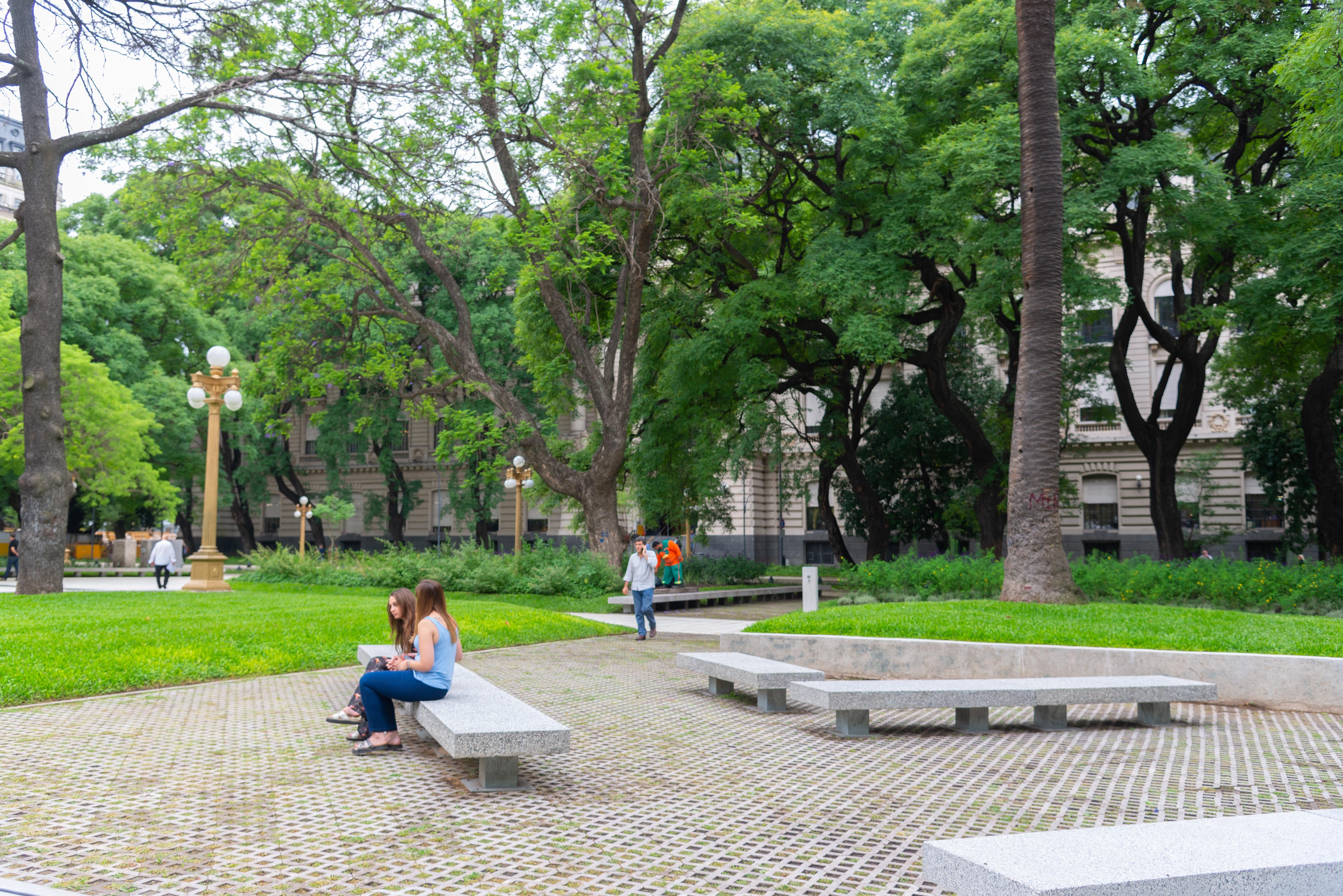 Plaza Juan Domingo Perón-1