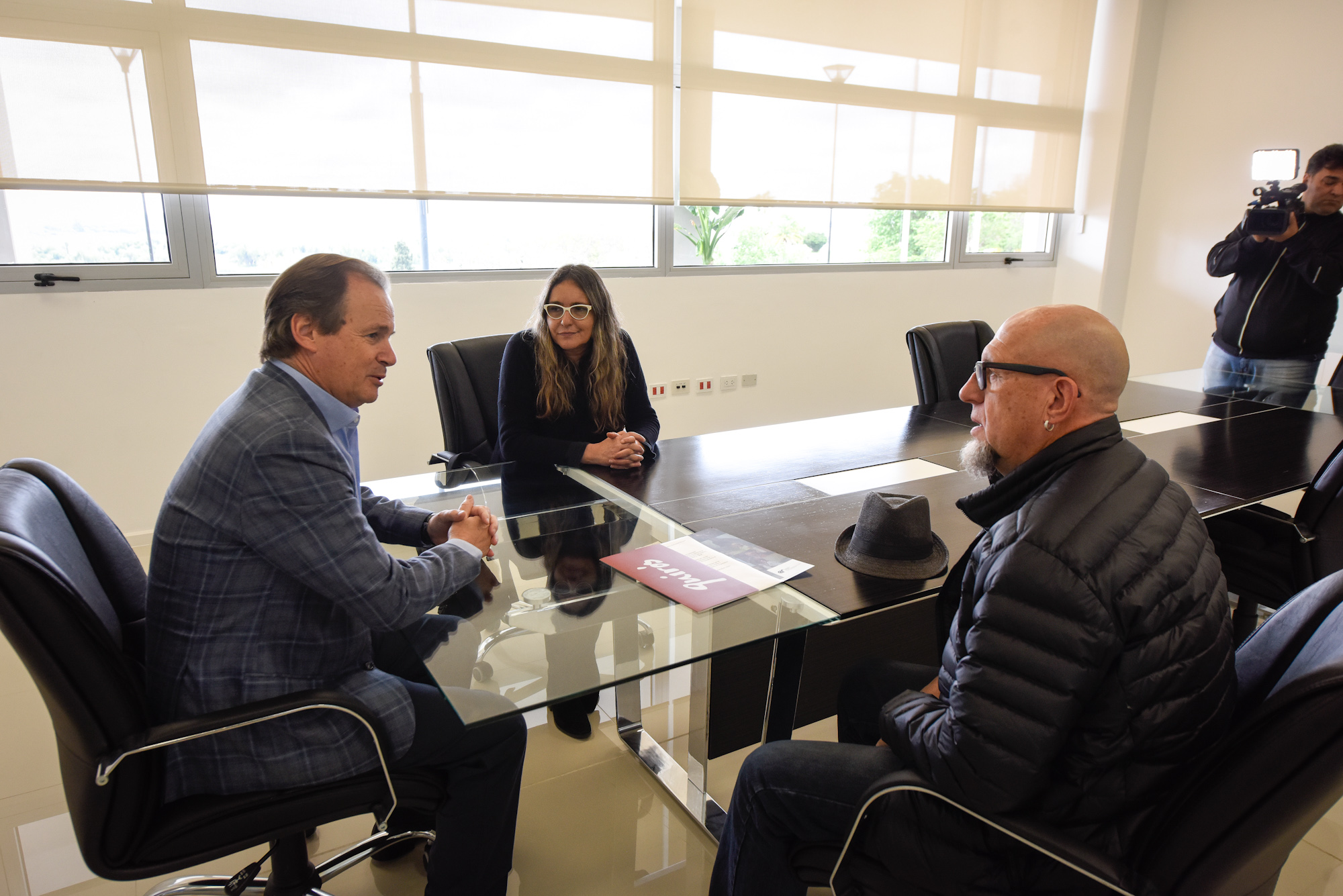 El artista Julio Lavallén donará obras para la Provincia de Entre Ríos.