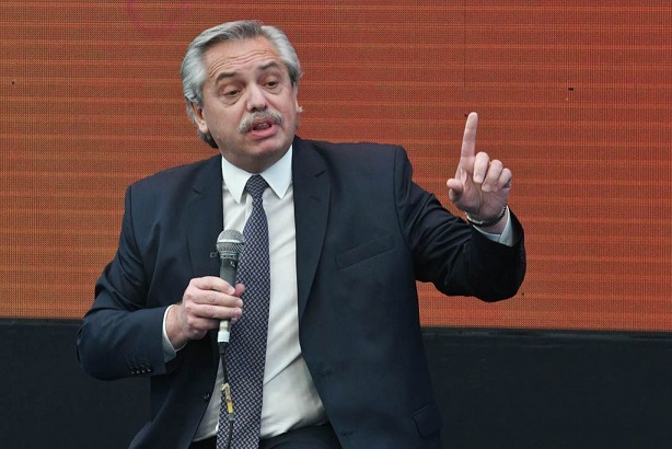El Presidente Alberto Fernández festeja la derrota.