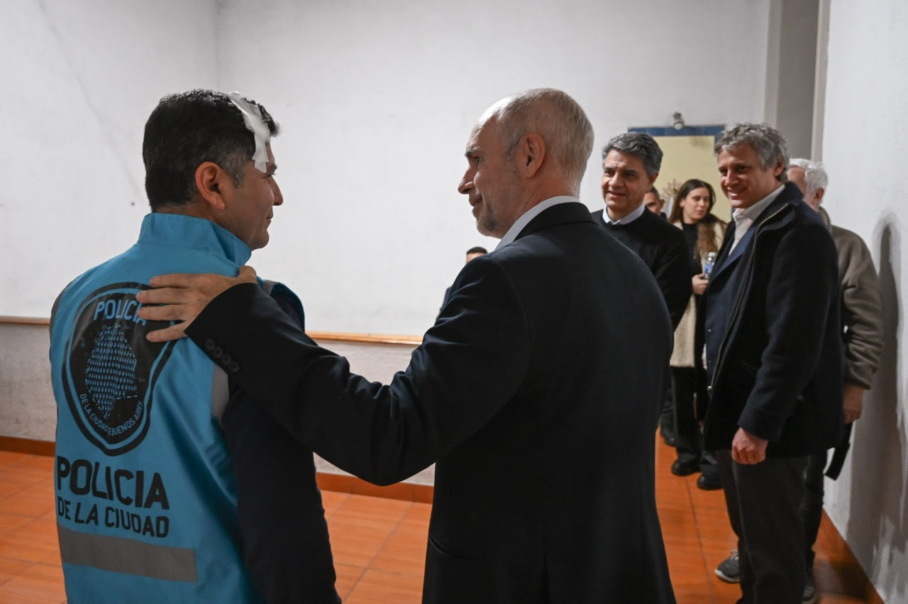 Horacio Rodríguez Larreta acompañó a los policías de la Ciudad que fueron heridos el sábado en Recoleta.